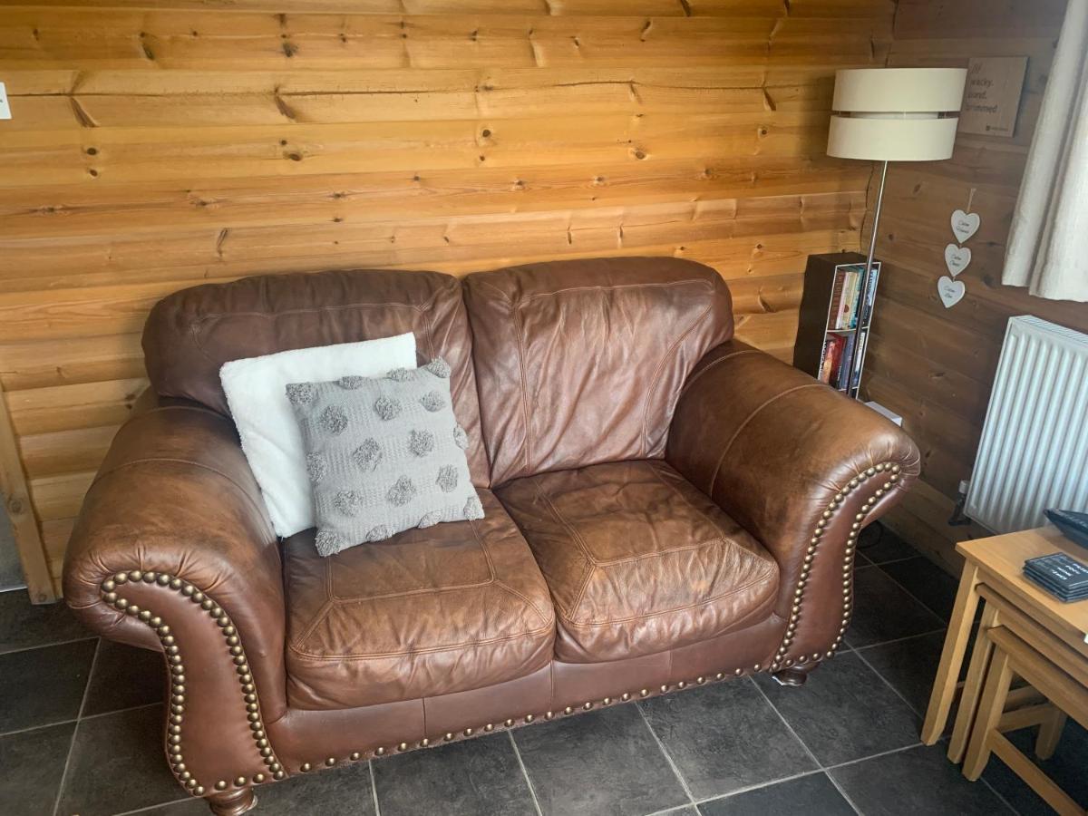 Swansea Log Cabin Pontardawe エクステリア 写真