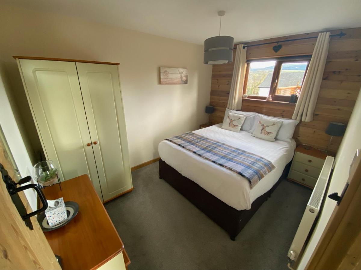 Swansea Log Cabin Pontardawe エクステリア 写真