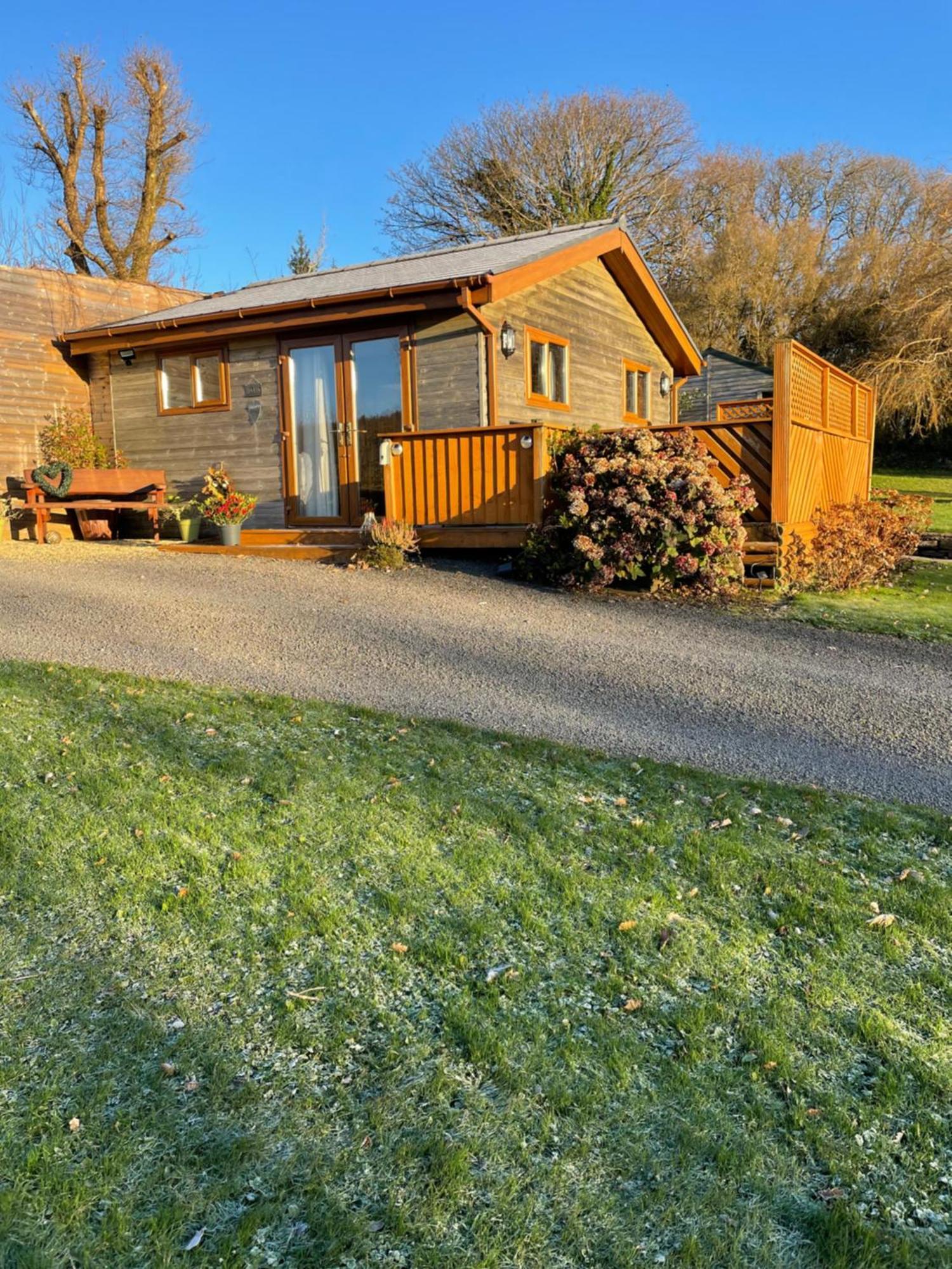 Swansea Log Cabin Pontardawe エクステリア 写真