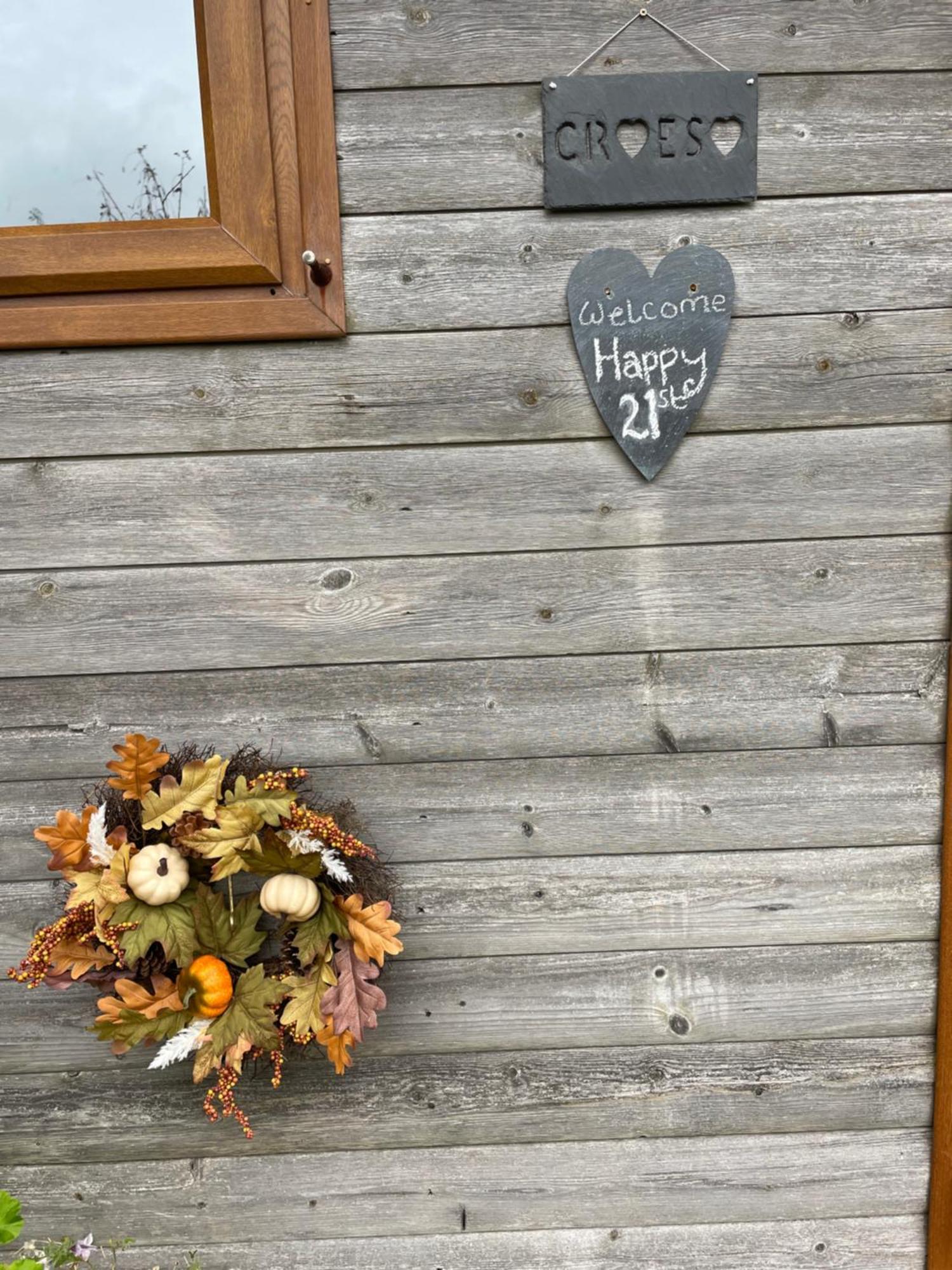Swansea Log Cabin Pontardawe エクステリア 写真