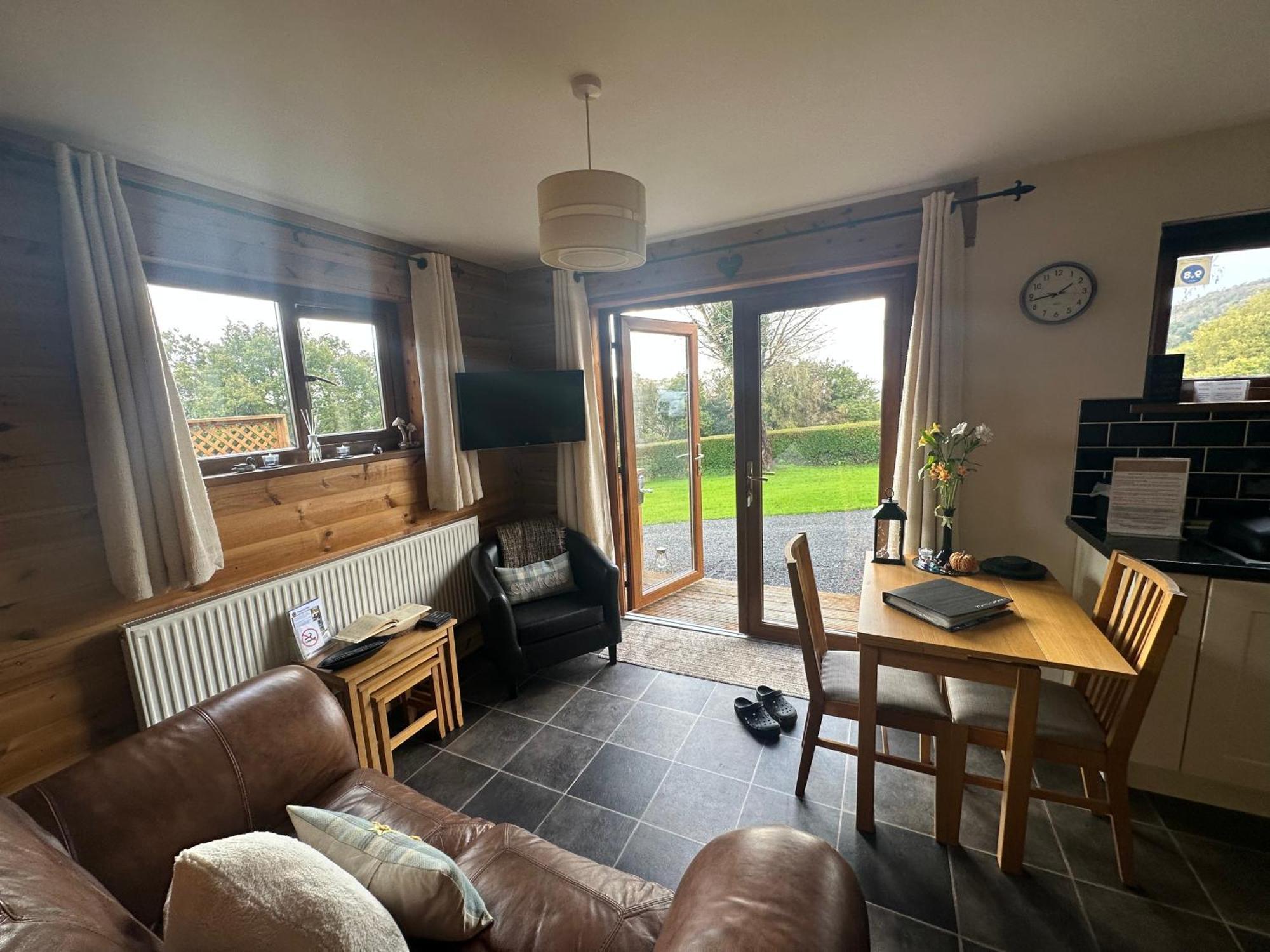 Swansea Log Cabin Pontardawe エクステリア 写真