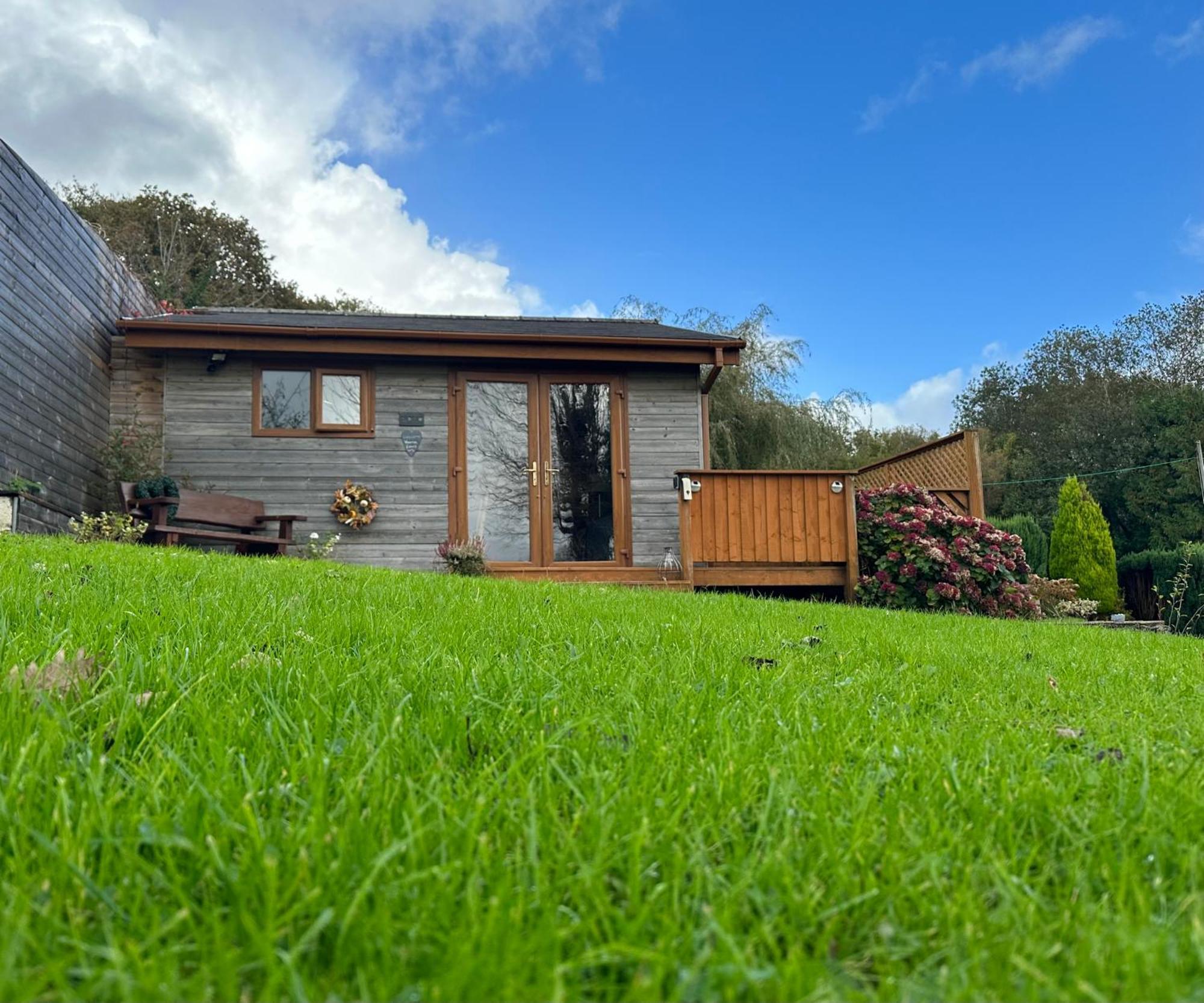 Swansea Log Cabin Pontardawe エクステリア 写真